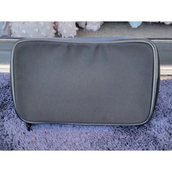 NEW Authentic GUCCI Black Cosmetic Pouch Travel Case Nylon Leather Unisex - Picture 4 of 7